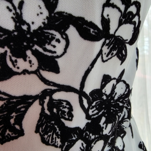 Trixxi Sleeveless A-Line Dress White with Black Flocked Rose Print Size M EUC - Picture 6 of 12